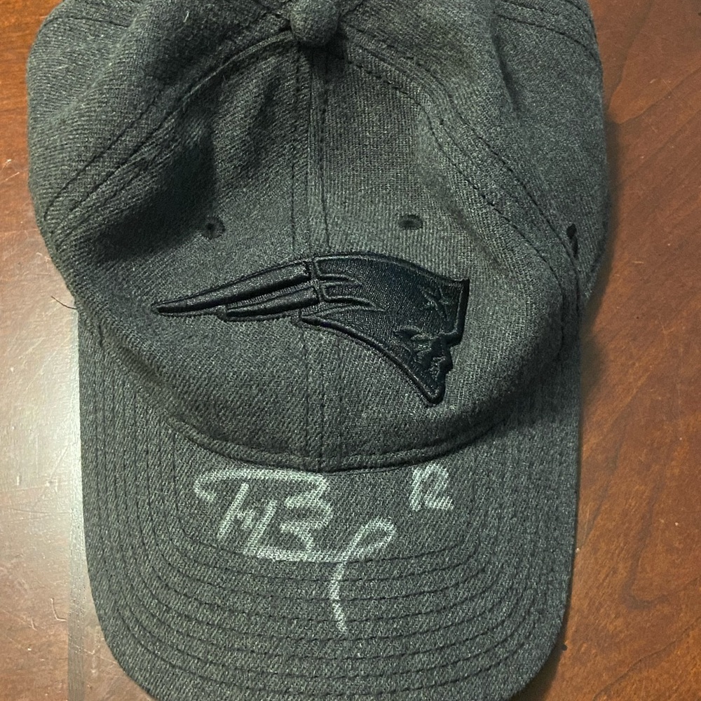 AUTHENTIC BRADY SIGNED HAT PATRIOTS